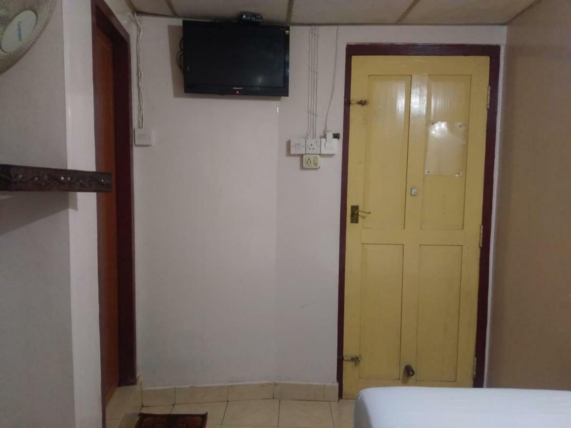 Anandan Tourist Home Varkala Exterior photo