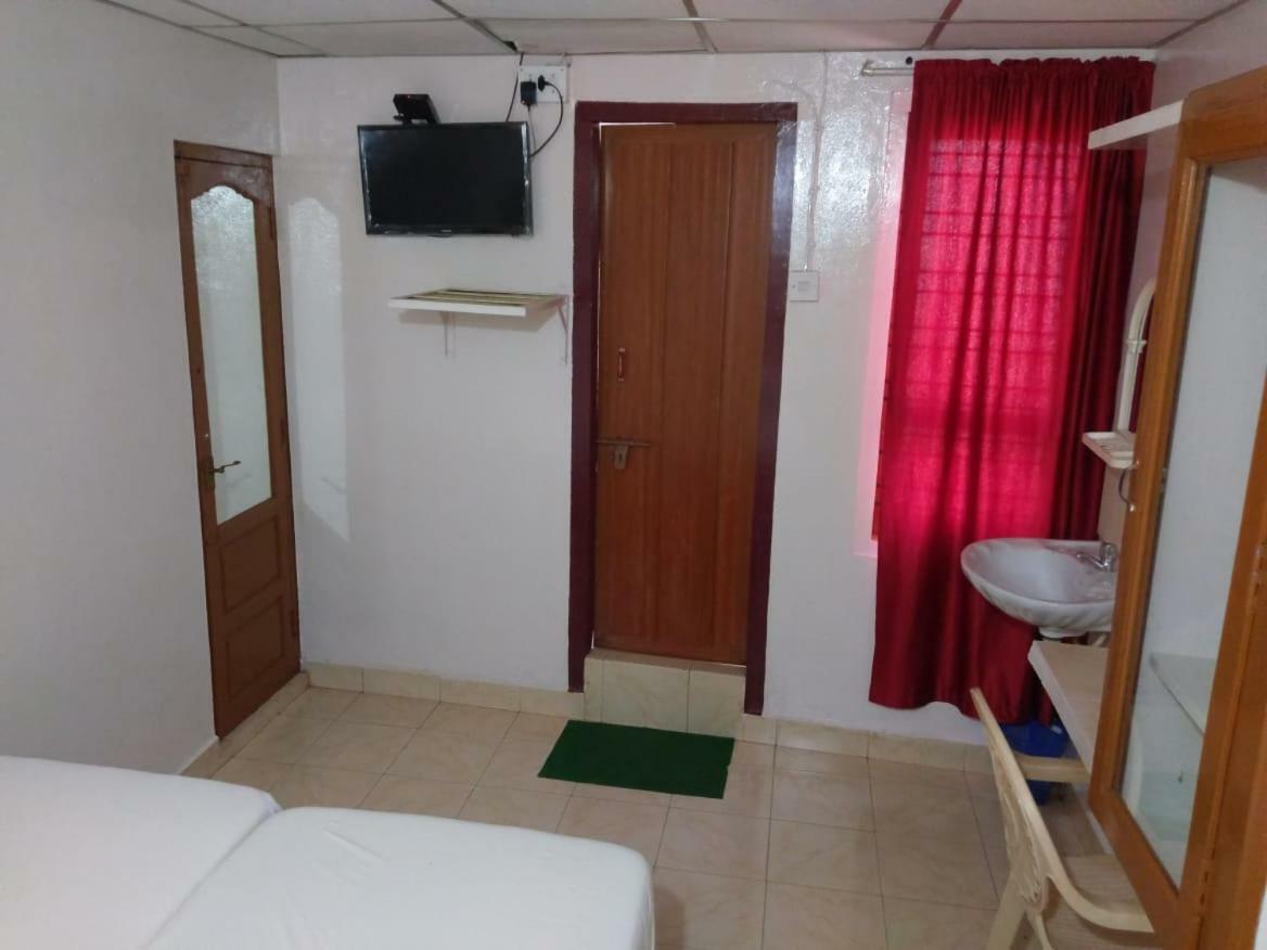 Anandan Tourist Home Varkala Exterior photo